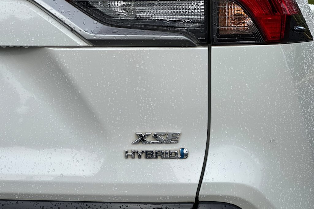 Thumbnail: 2021 Toyota RAV4 - 7