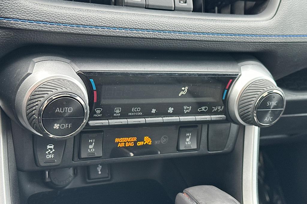 Thumbnail: 2021 Toyota RAV4 - 26