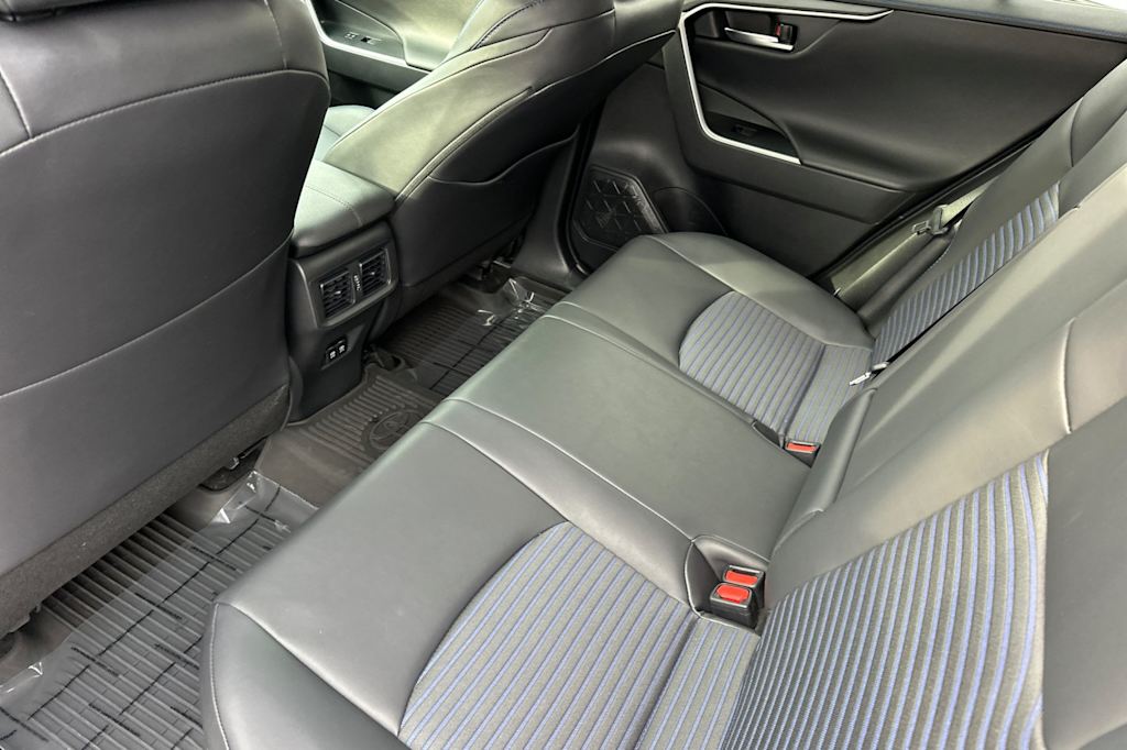 Thumbnail: 2020 Toyota RAV4 - 10