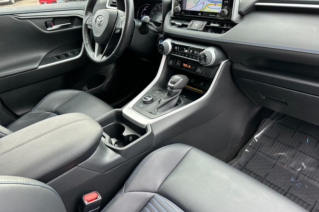 Thumbnail: 2020 Toyota RAV4 - 12