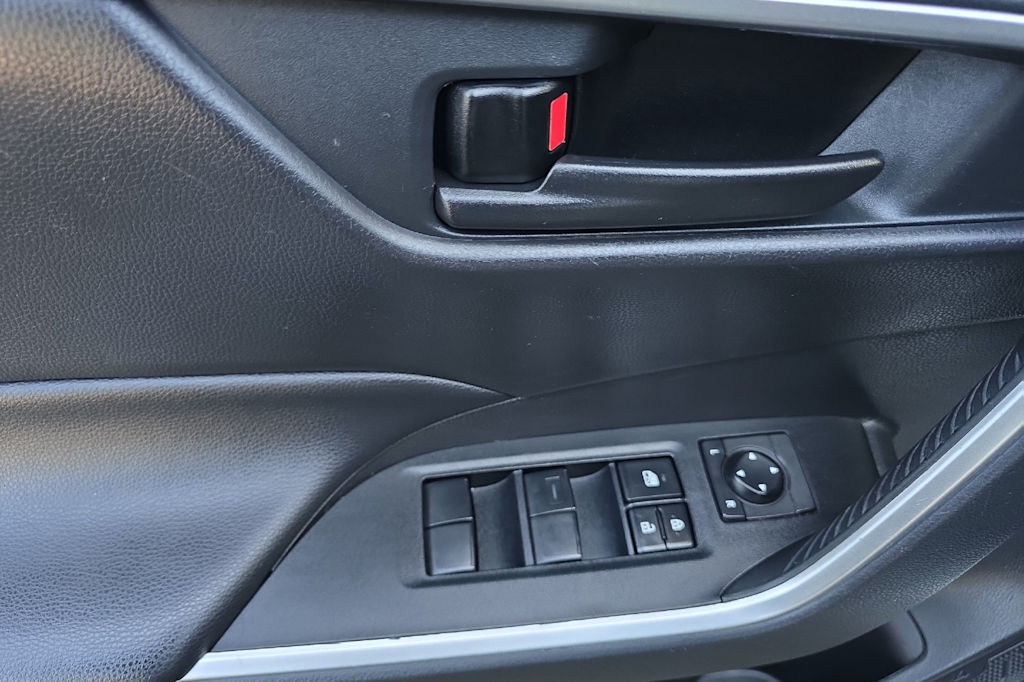 Thumbnail: 2020 Toyota RAV4 - 21