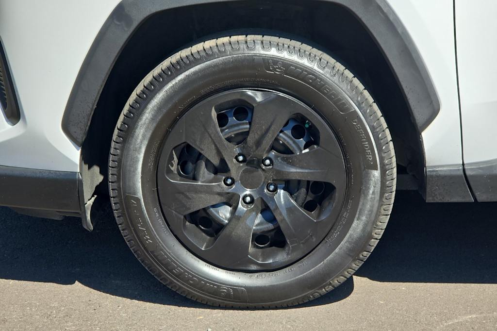 Thumbnail: 2020 Toyota RAV4 - 7