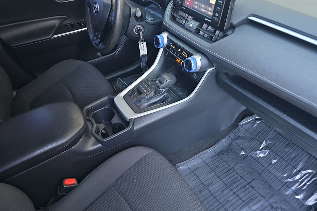 Thumbnail: 2020 Toyota RAV4 - 12