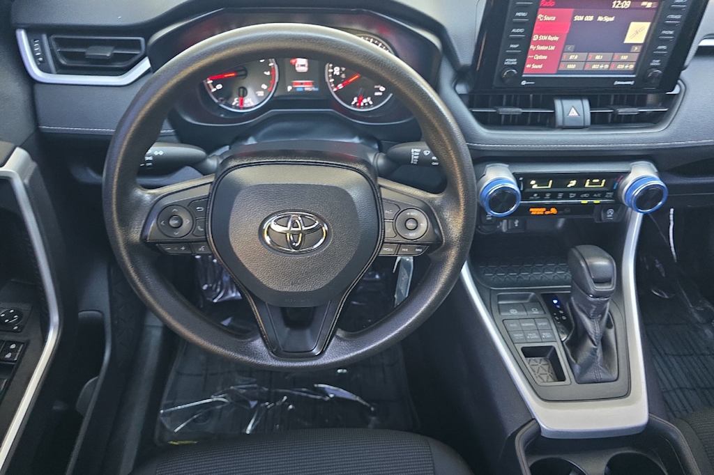 Thumbnail: 2020 Toyota RAV4 - 8