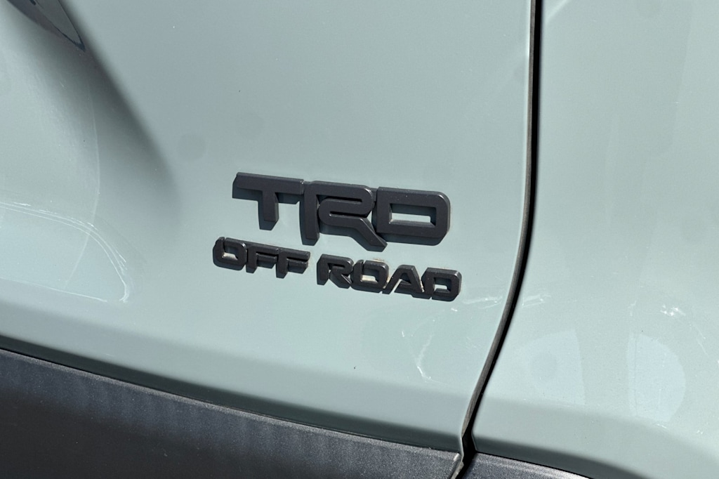 Thumbnail: 2020 Toyota RAV4 - 7