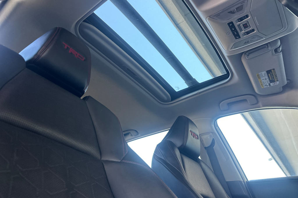 Thumbnail: 2020 Toyota RAV4 - 23