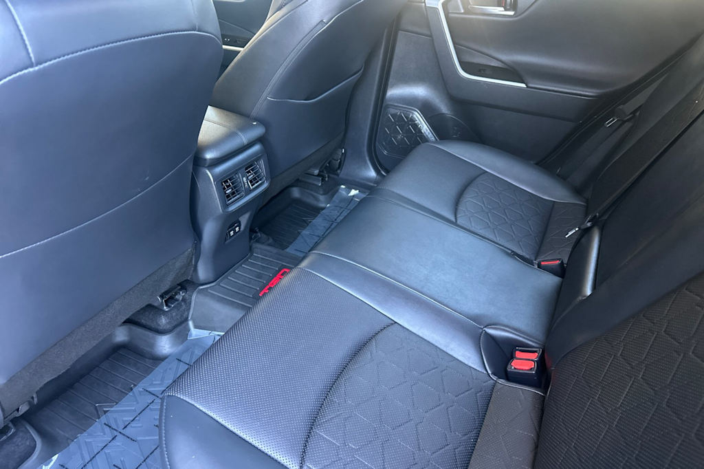 Thumbnail: 2020 Toyota RAV4 - 11