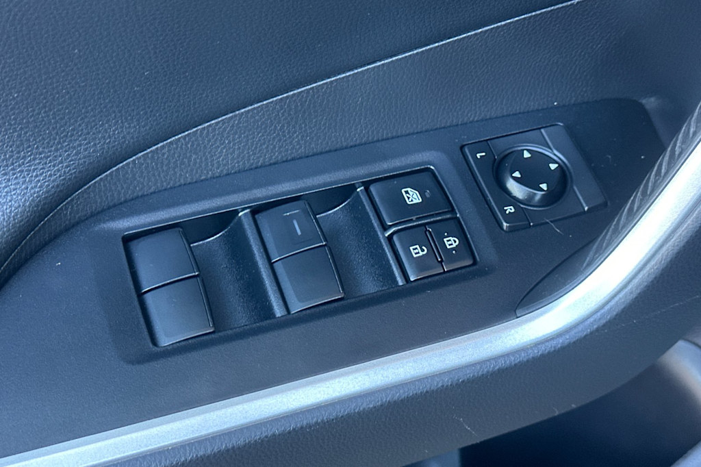 Thumbnail: 2020 Toyota RAV4 - 22