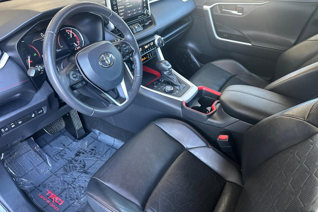 Thumbnail: 2020 Toyota RAV4 - 10