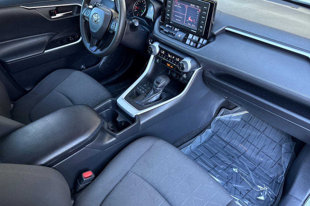 Thumbnail: 2021 Toyota RAV4 - 11