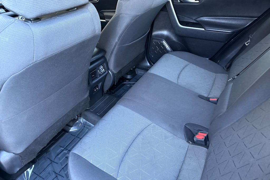 Thumbnail: 2021 Toyota RAV4 - 12