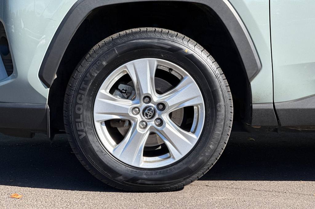 Thumbnail: 2021 Toyota RAV4 - 8