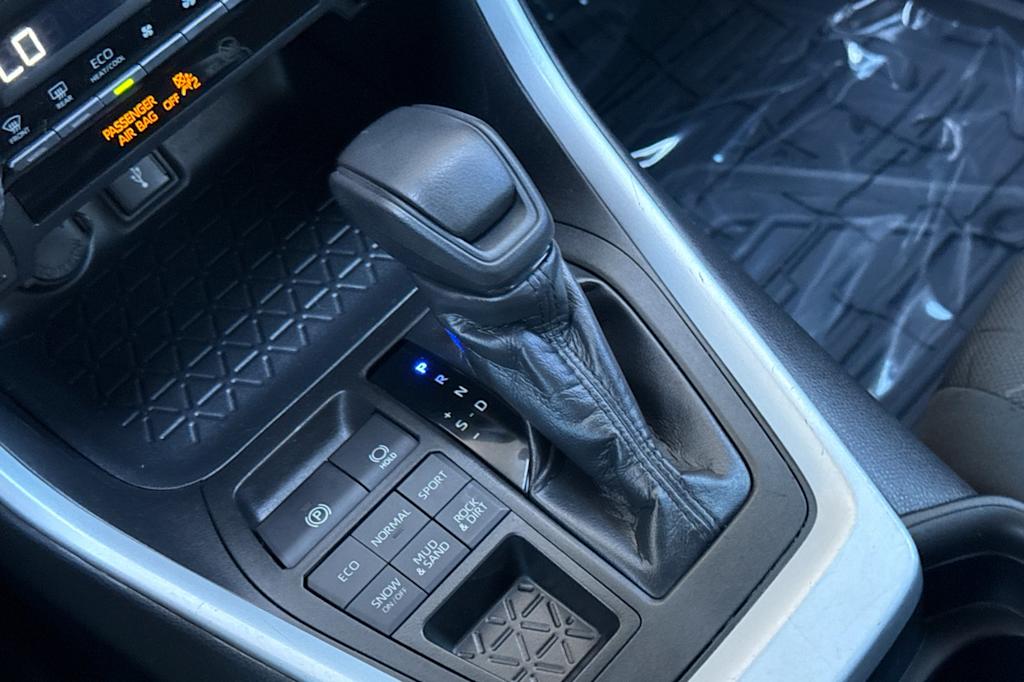 Thumbnail: 2021 Toyota RAV4 - 14