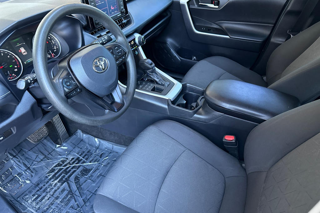 Thumbnail: 2021 Toyota RAV4 - 10