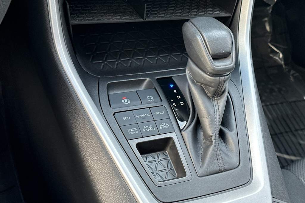 Thumbnail: 2024 Toyota RAV4 - 14