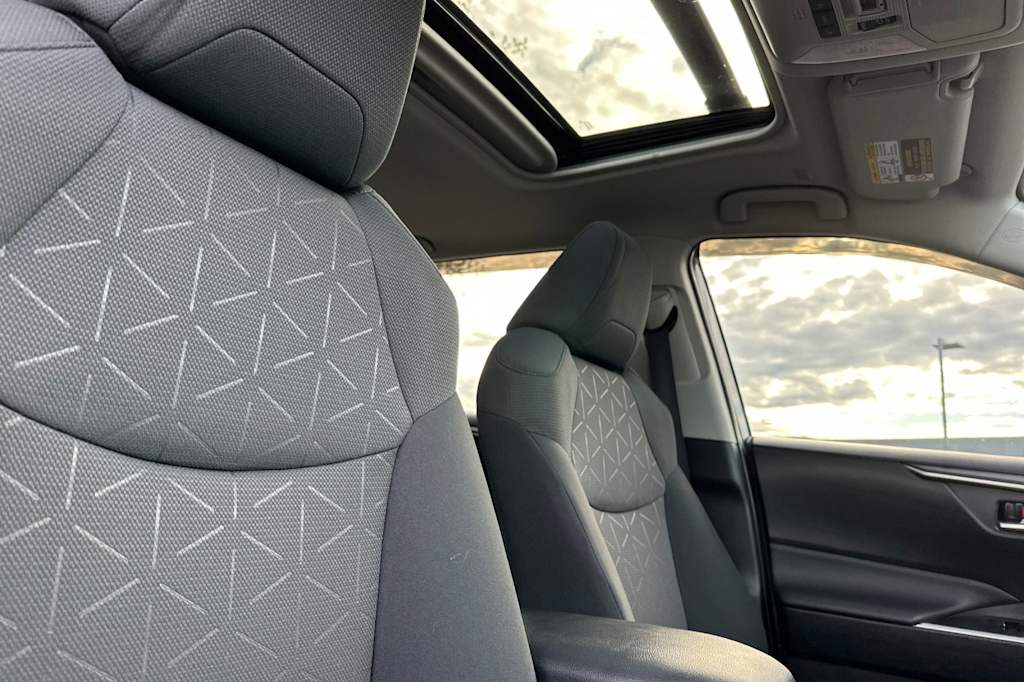 Thumbnail: 2024 Toyota RAV4 - 9