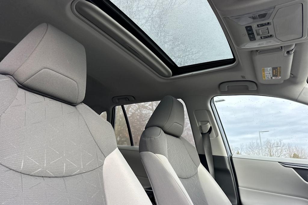 Thumbnail: 2025 Toyota RAV4 - 23