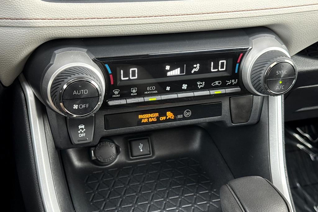 Thumbnail: 2020 Toyota RAV4 - 26