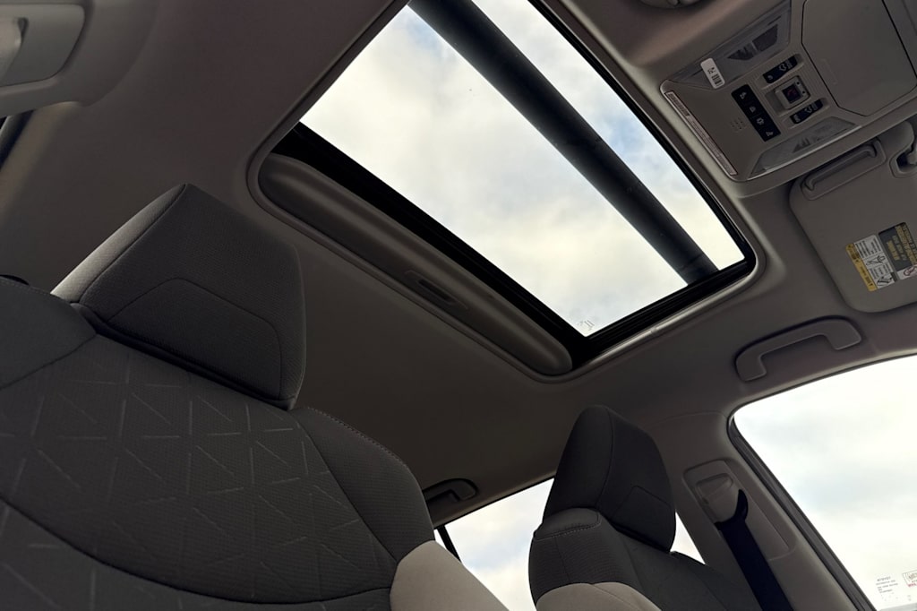 Thumbnail: 2020 Toyota RAV4 - 23