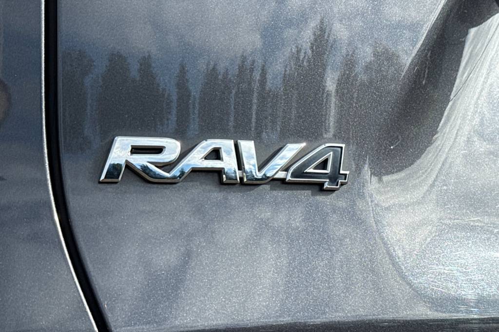Thumbnail: 2020 Toyota RAV4 - 7
