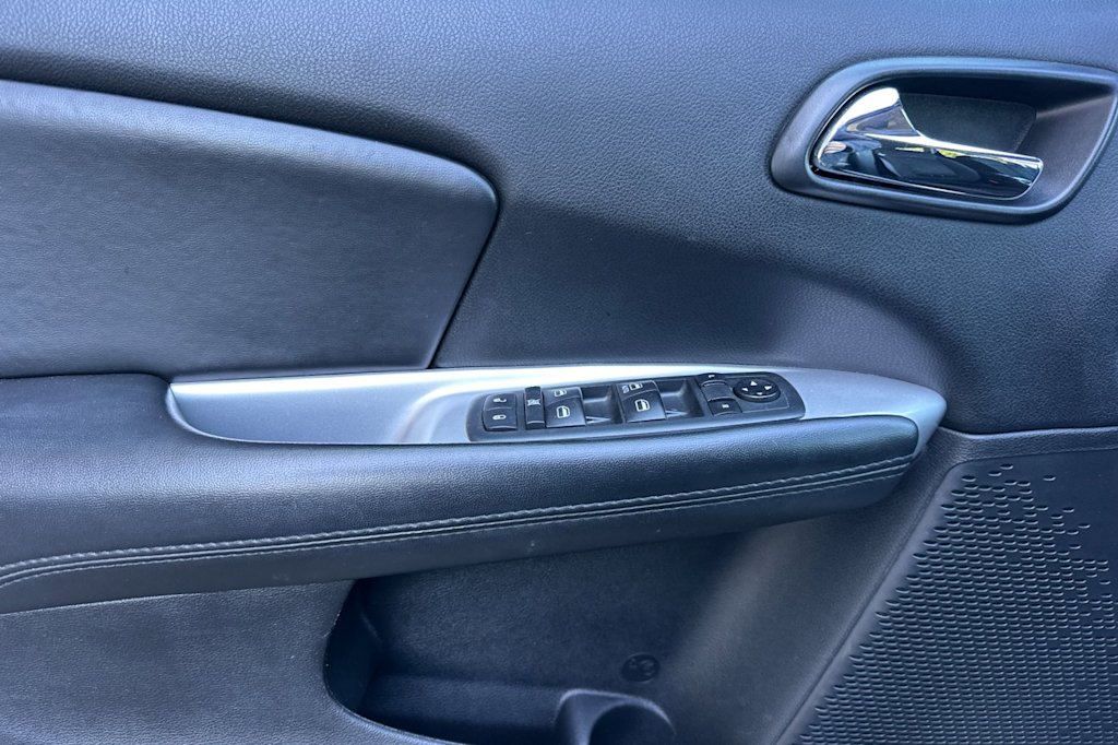 Thumbnail: 2019 Dodge Journey - 21