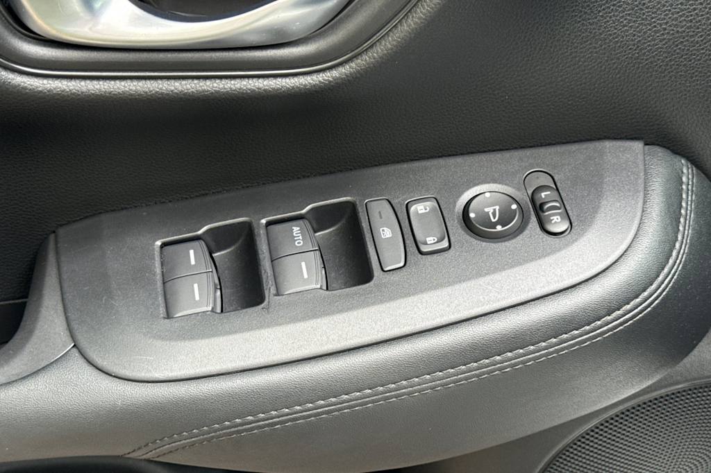 Thumbnail: 2023 Honda HR-V - 23