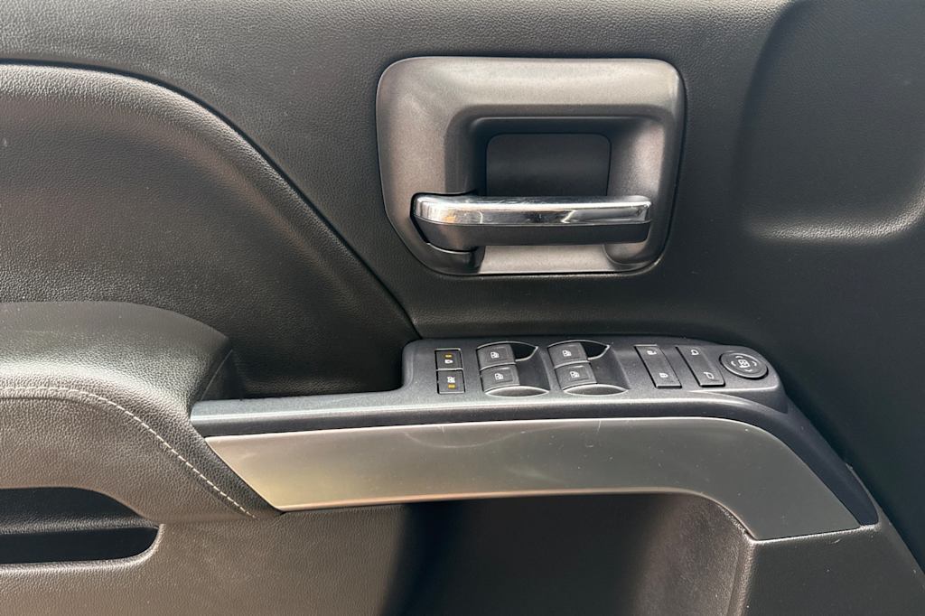 Thumbnail: 2015 Chevrolet Silverado 1500 - 20