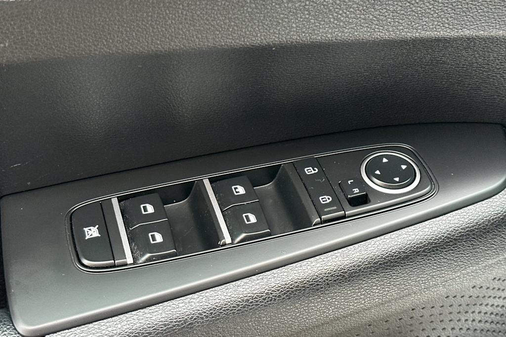 Thumbnail: 2023 Kia Forte - 21