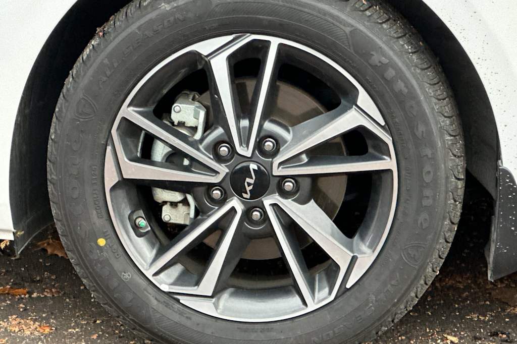 Thumbnail: 2023 Kia Forte - 7