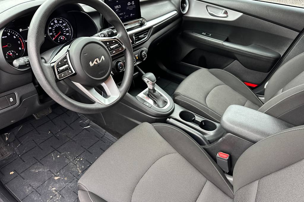 Thumbnail: 2023 Kia Forte - 8