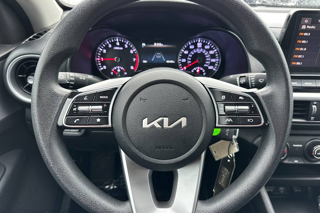 Thumbnail: 2023 Kia Forte - 24