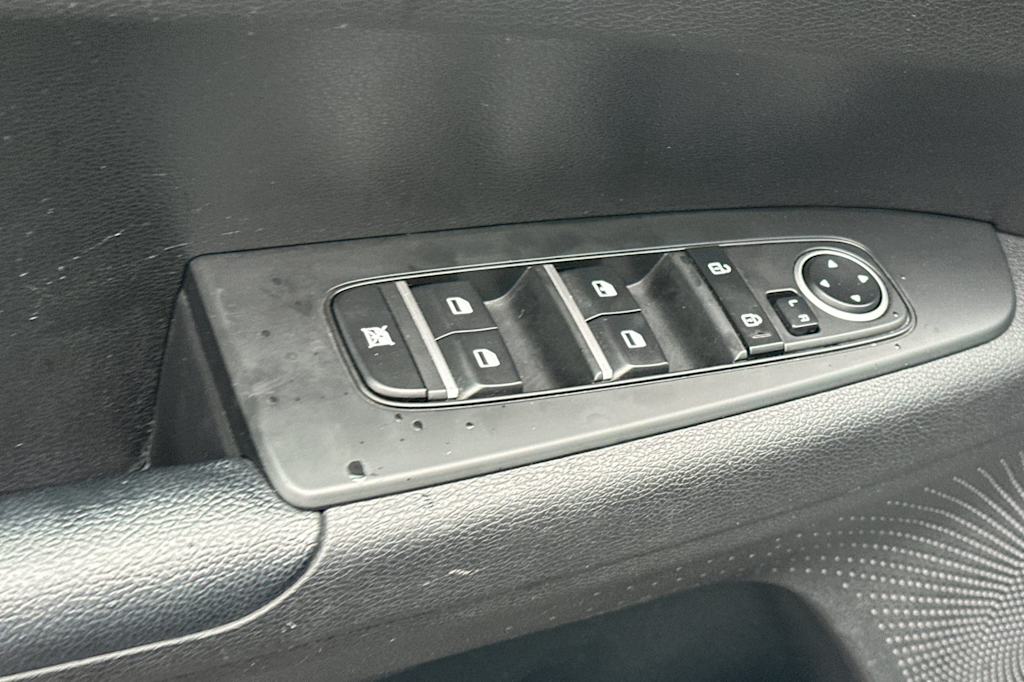 Thumbnail: 2023 Kia Forte - 20