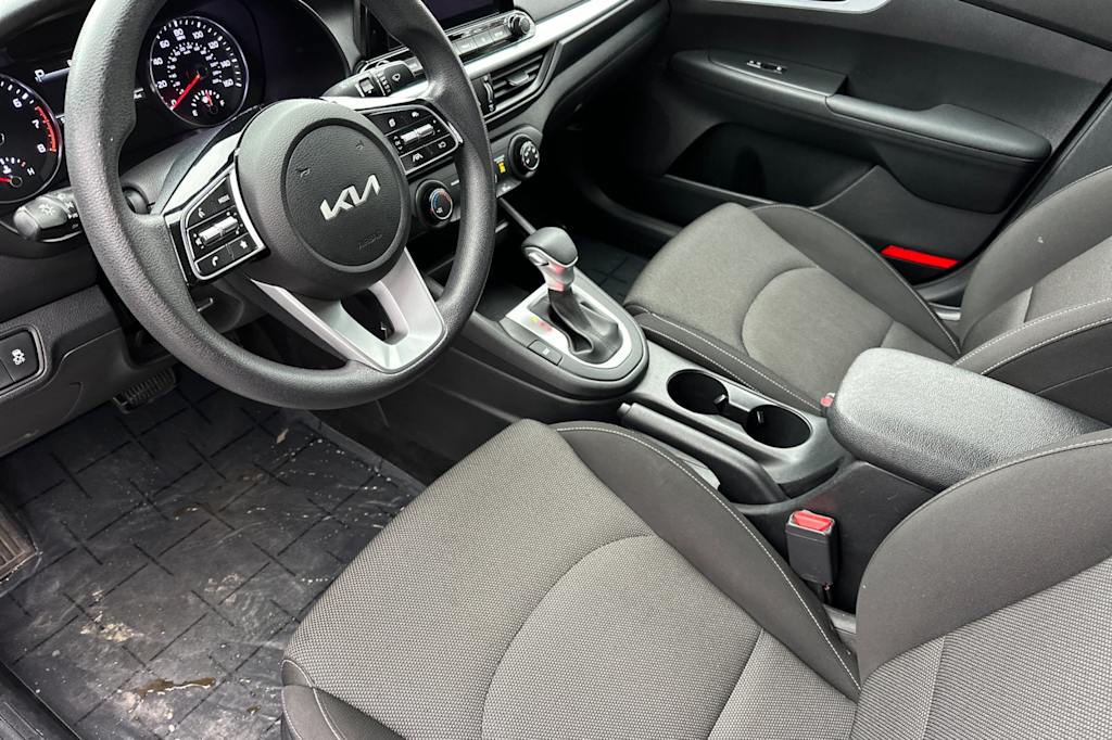 Thumbnail: 2023 Kia Forte - 8