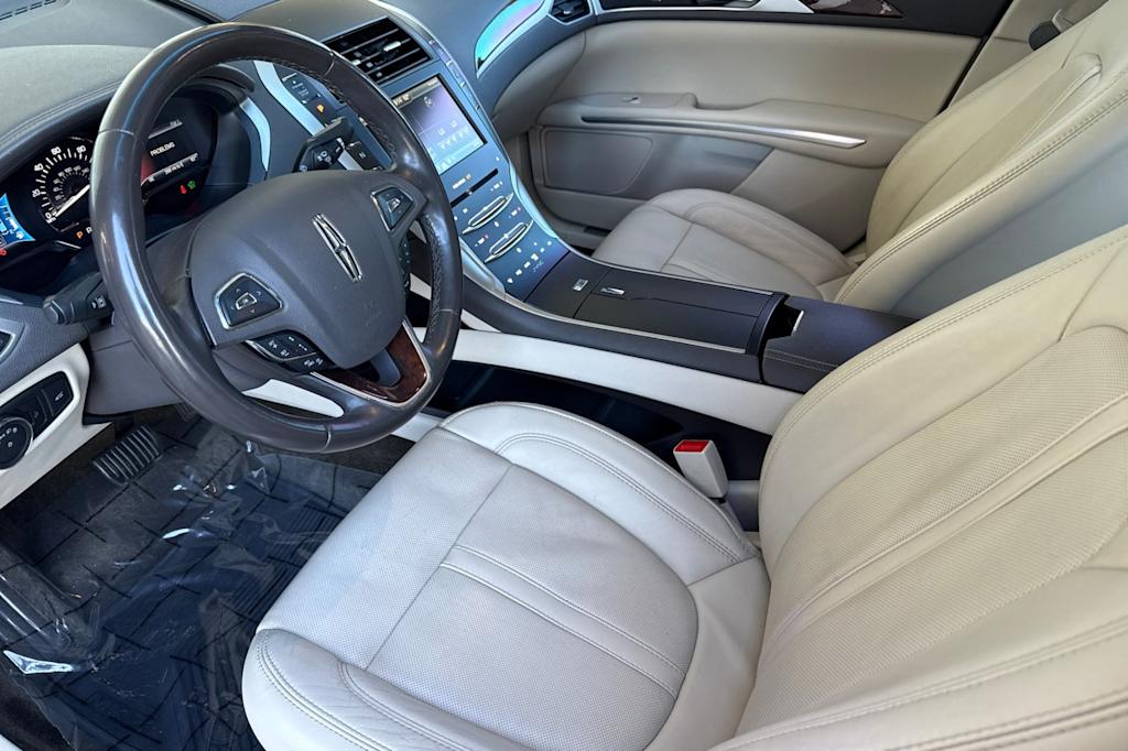 Thumbnail: 2016 Lincoln MKZ - 9