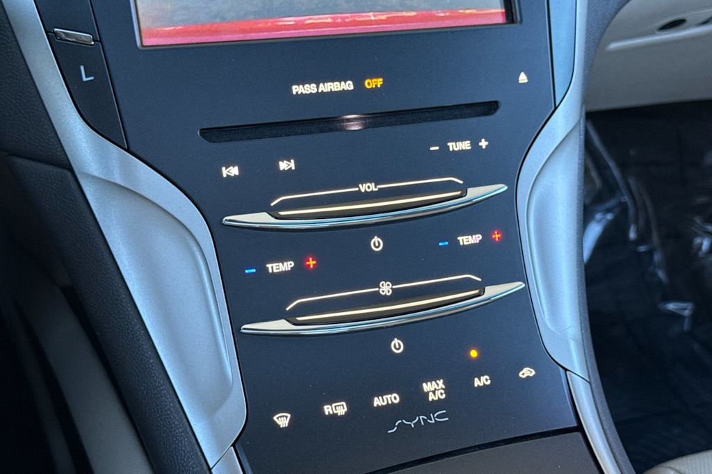 Thumbnail: 2016 Lincoln MKZ - 24