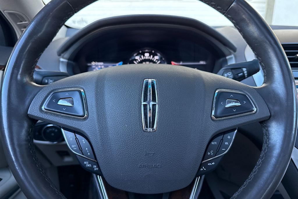 Thumbnail: 2016 Lincoln MKZ - 27