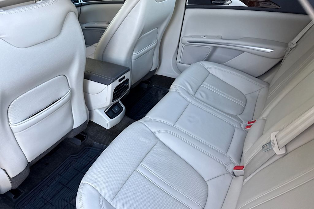 Thumbnail: 2016 Lincoln MKZ - 11