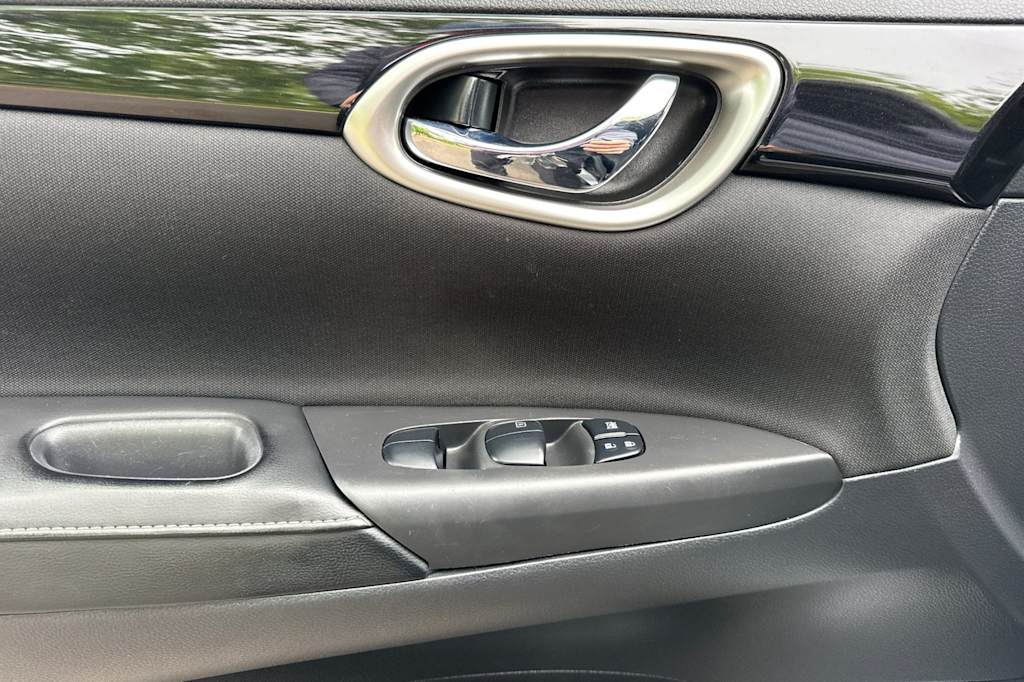 Thumbnail: 2019 Nissan Sentra - 21
