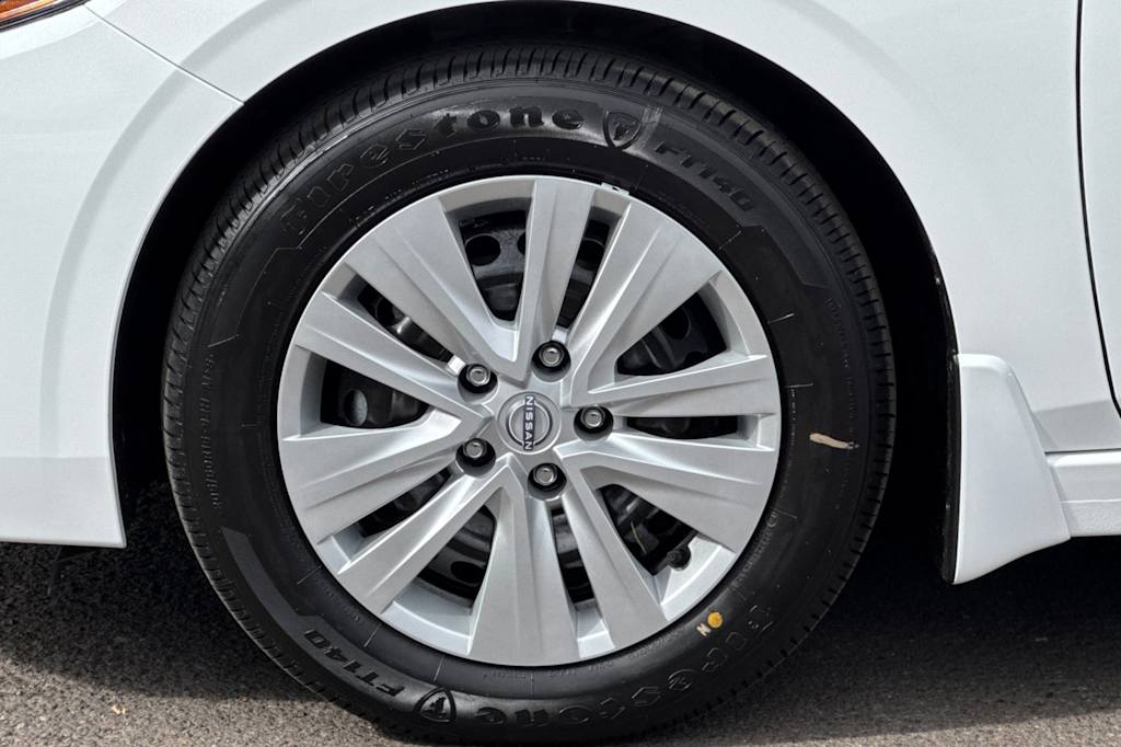 Thumbnail: 2025 Nissan Sentra - 9