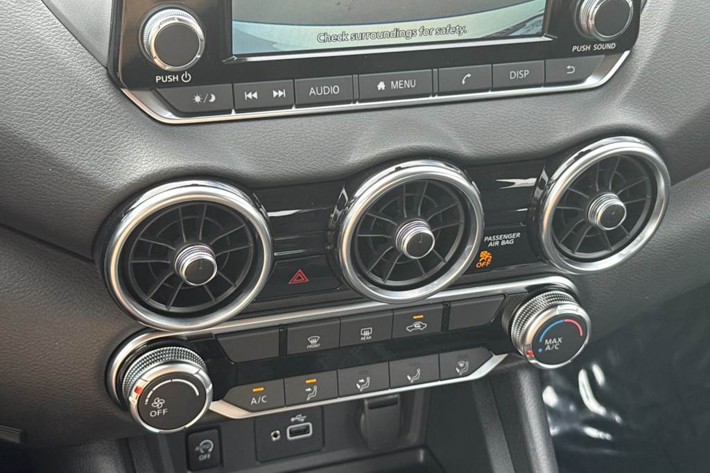 Thumbnail: 2025 Nissan Sentra - 25