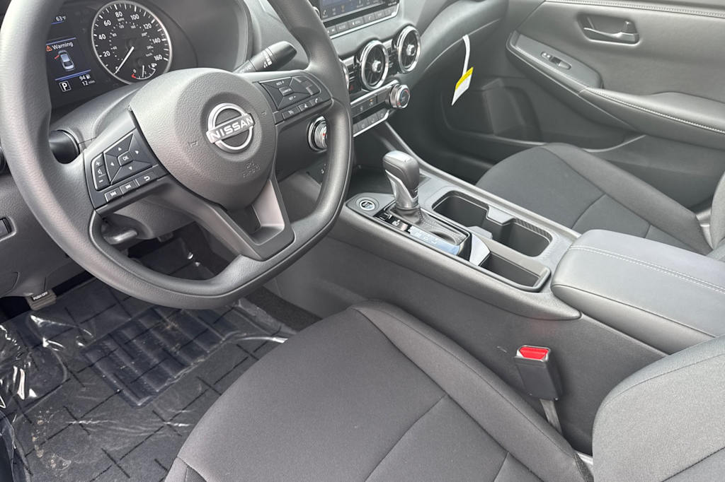 Thumbnail: 2025 Nissan Sentra - 10