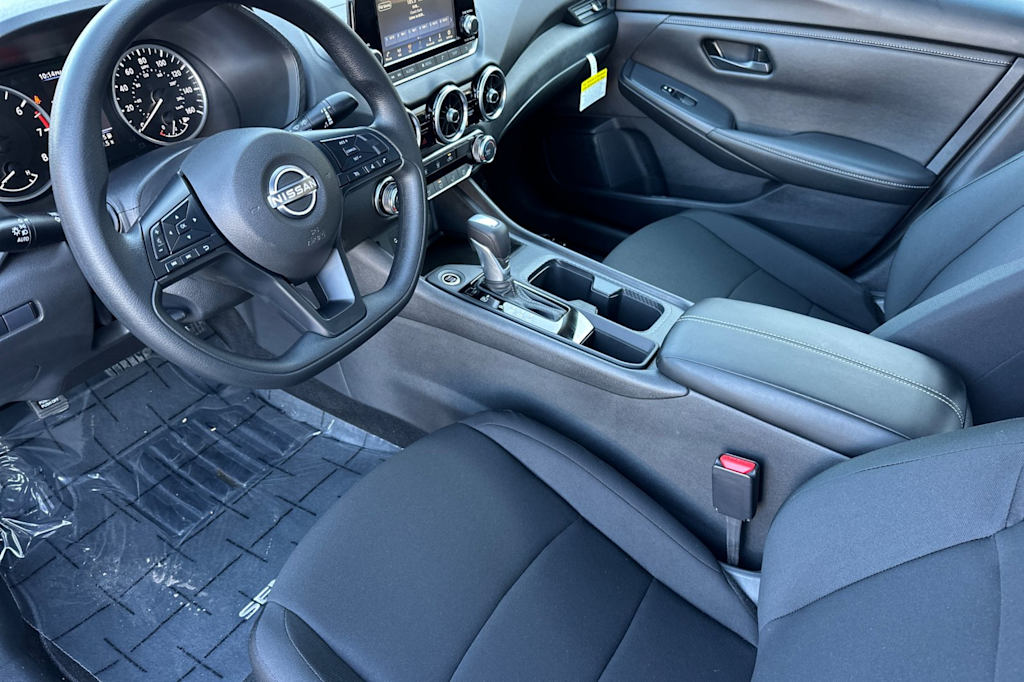 Thumbnail: 2025 Nissan Sentra - 10