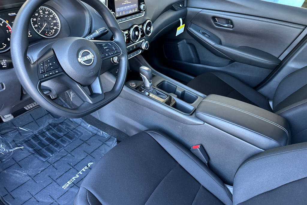Thumbnail: 2025 Nissan Sentra - 9