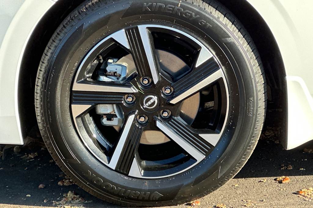 Thumbnail: 2025 Nissan Sentra - 9