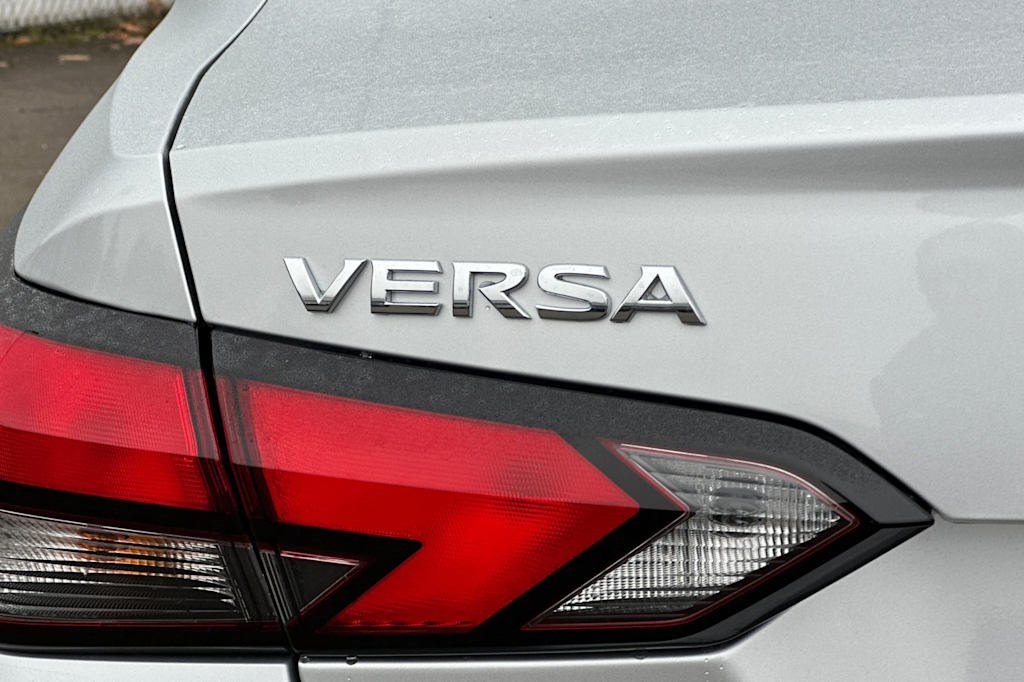 2025 Nissan Versa SV 7