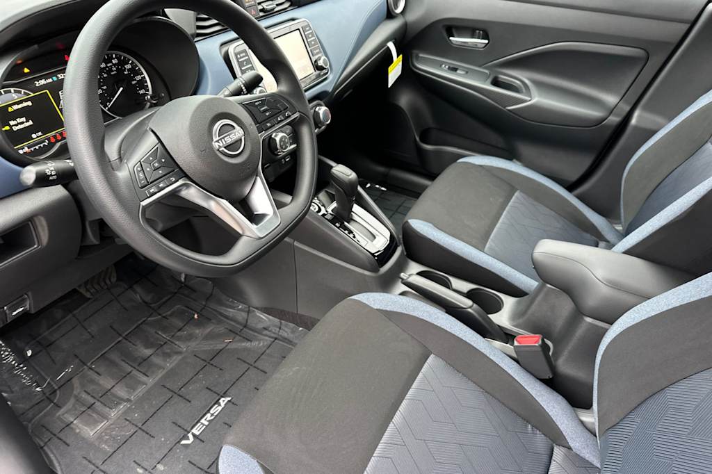 2025 Nissan Versa SV 9