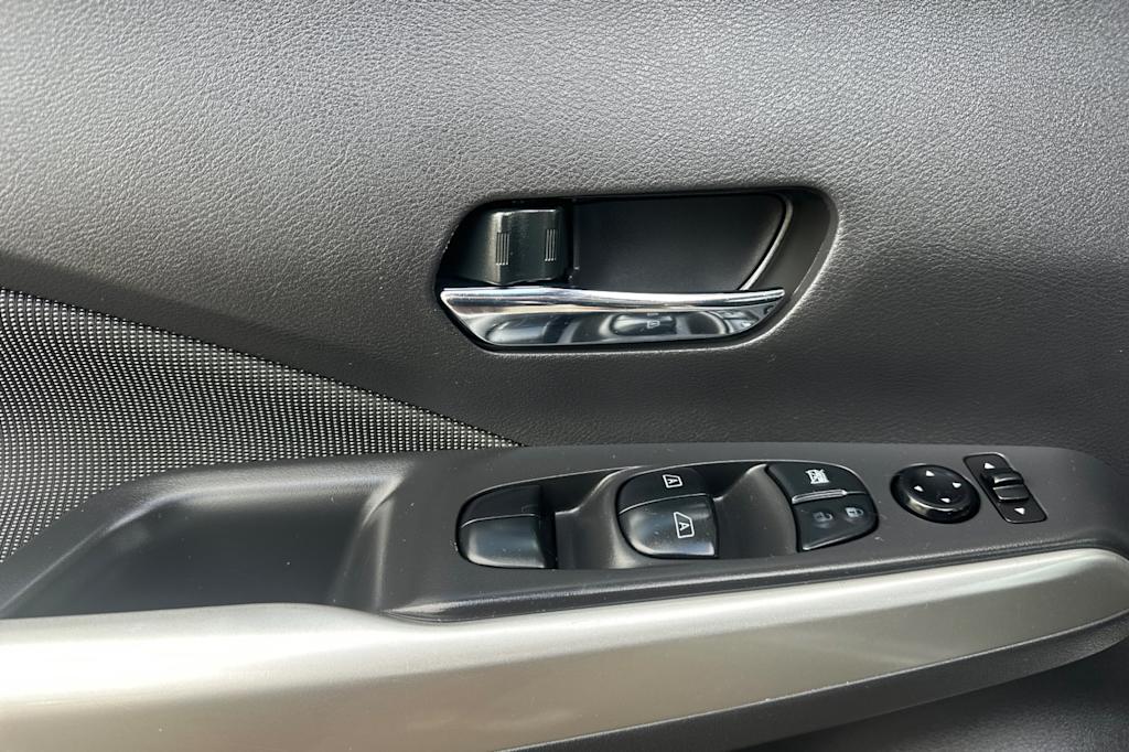 Thumbnail: 2019 Nissan Kicks - 21