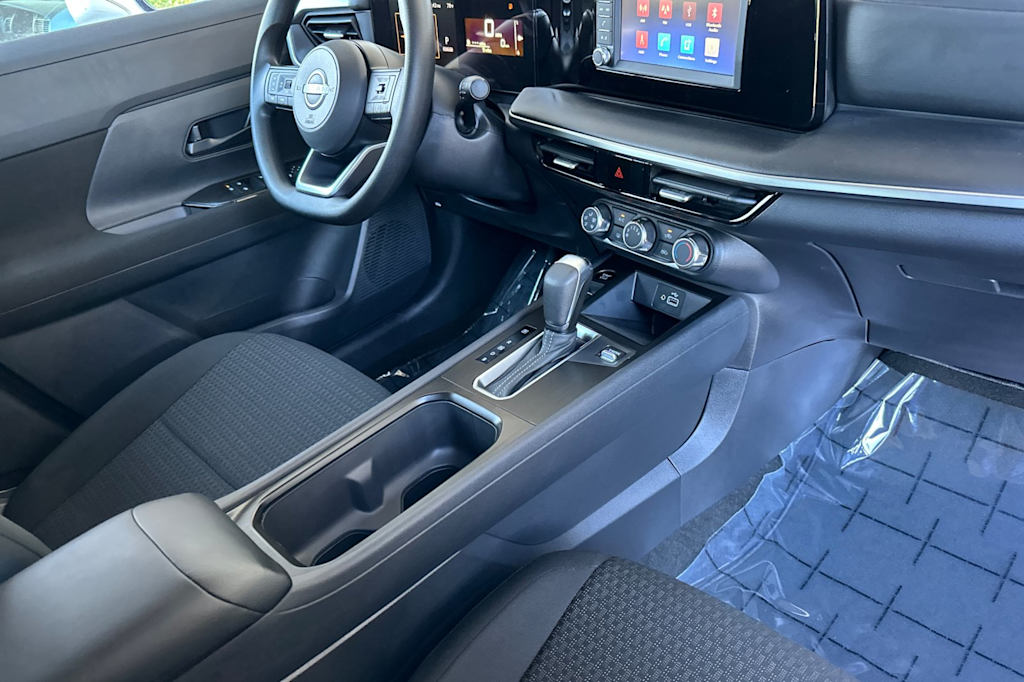 Thumbnail: 2025 Nissan Kicks - 12