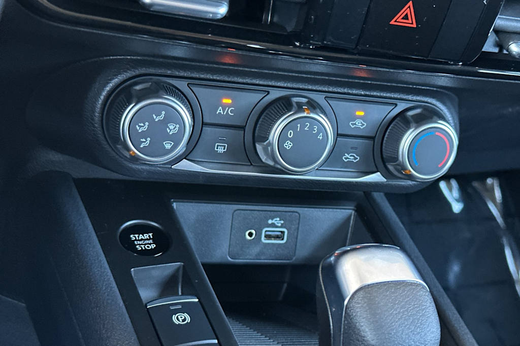 Thumbnail: 2025 Nissan Kicks - 24