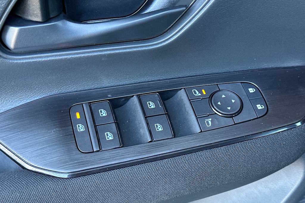 Thumbnail: 2025 Nissan Kicks - 21